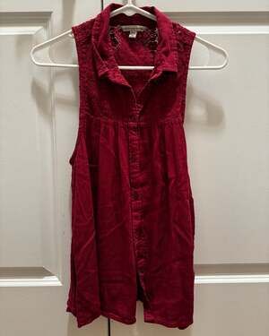 American Eagle Outfitters Burgundy Lace-Back Sleeveless Button-Down Babydoll Min